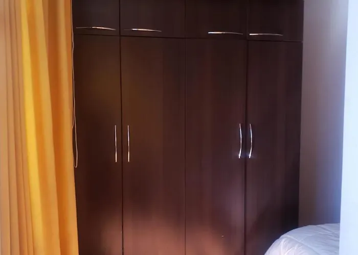 A Un Minuto Del Aeropuerto Sientase Como En Casa